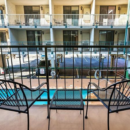 Lovely Condo W/ Indoor Pool *Only Steps To Parkway Gatlinburg Dış mekan fotoğraf
