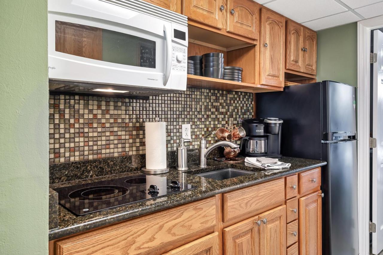 Lovely Condo W/ Indoor Pool *Only Steps To Parkway Gatlinburg Dış mekan fotoğraf