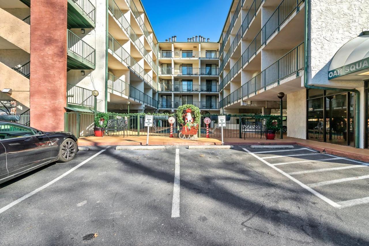 Lovely Condo W/ Indoor Pool *Only Steps To Parkway Gatlinburg Dış mekan fotoğraf